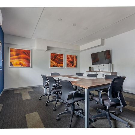 Urban Oasis Apartments At The Bolton ヨハネスブルグ エクステリア 写真