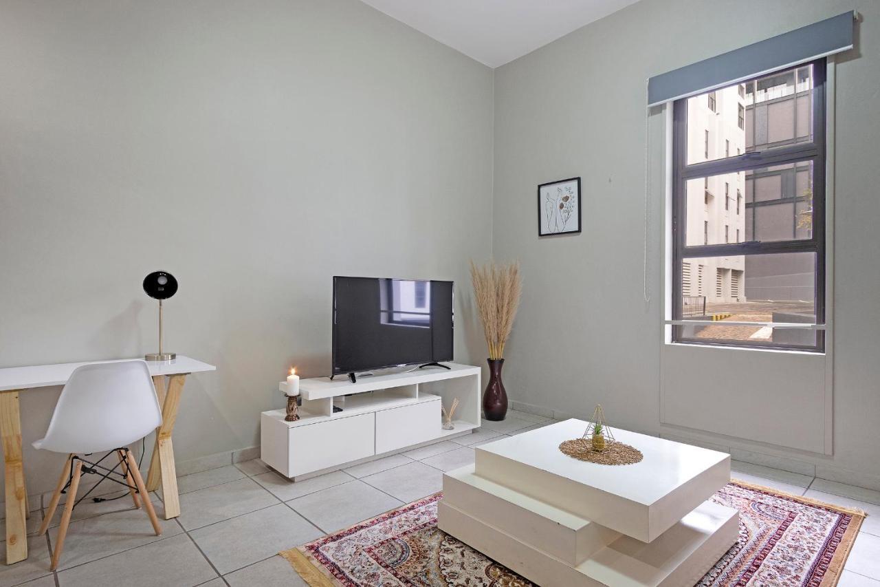 Urban Oasis Apartments At The Bolton ヨハネスブルグ エクステリア 写真