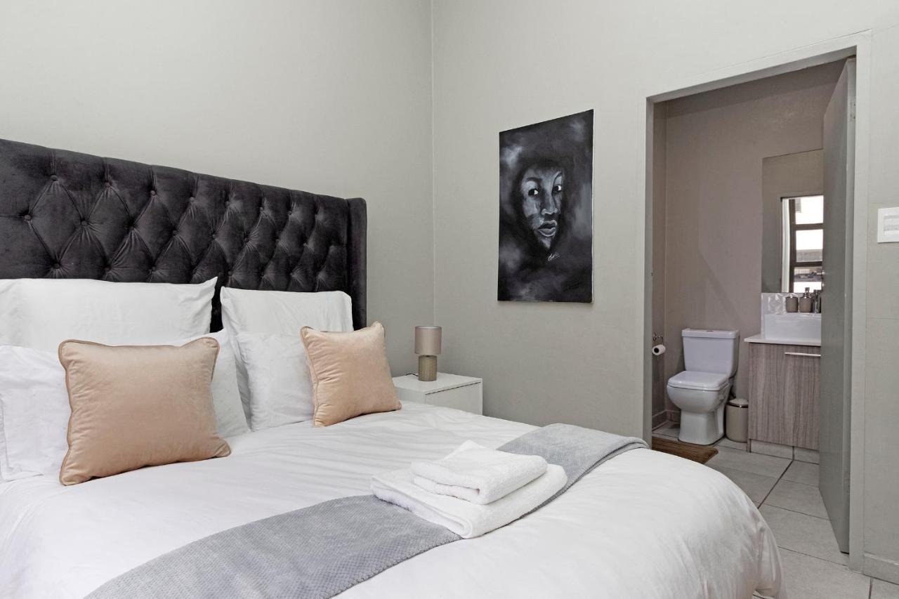 Urban Oasis Apartments At The Bolton ヨハネスブルグ エクステリア 写真