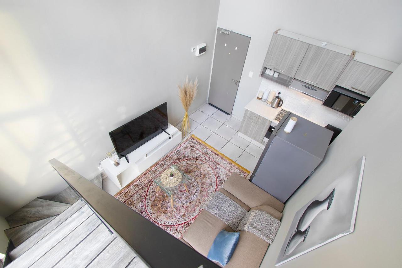 Urban Oasis Apartments At The Bolton ヨハネスブルグ エクステリア 写真