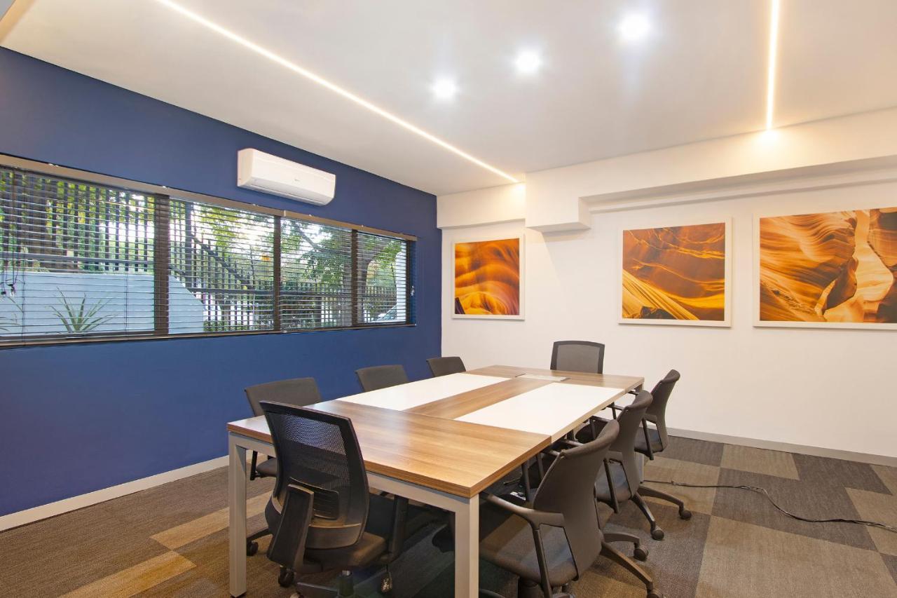 Urban Oasis Apartments At The Bolton ヨハネスブルグ エクステリア 写真