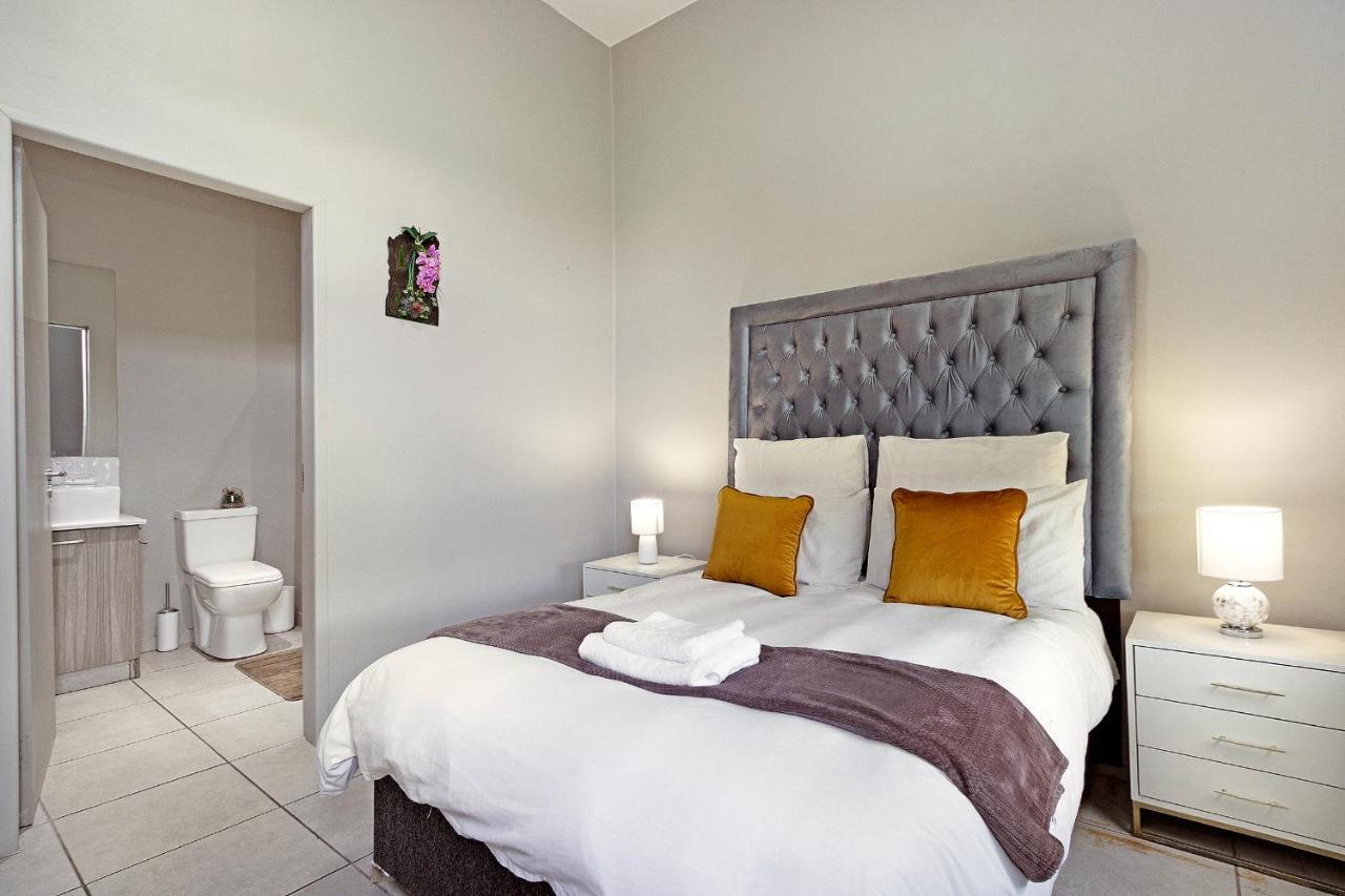 Urban Oasis Apartments At The Bolton ヨハネスブルグ エクステリア 写真