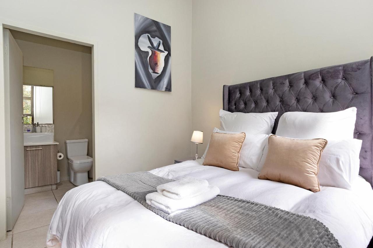 Urban Oasis Apartments At The Bolton ヨハネスブルグ エクステリア 写真