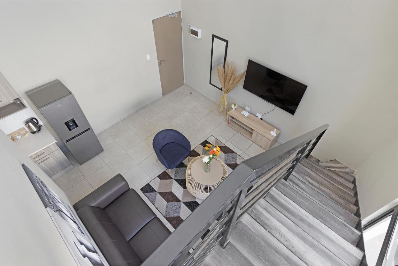 Urban Oasis Apartments At The Bolton ヨハネスブルグ エクステリア 写真
