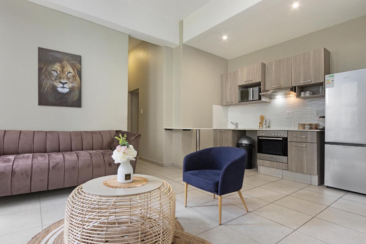 Urban Oasis Apartments At The Bolton ヨハネスブルグ エクステリア 写真