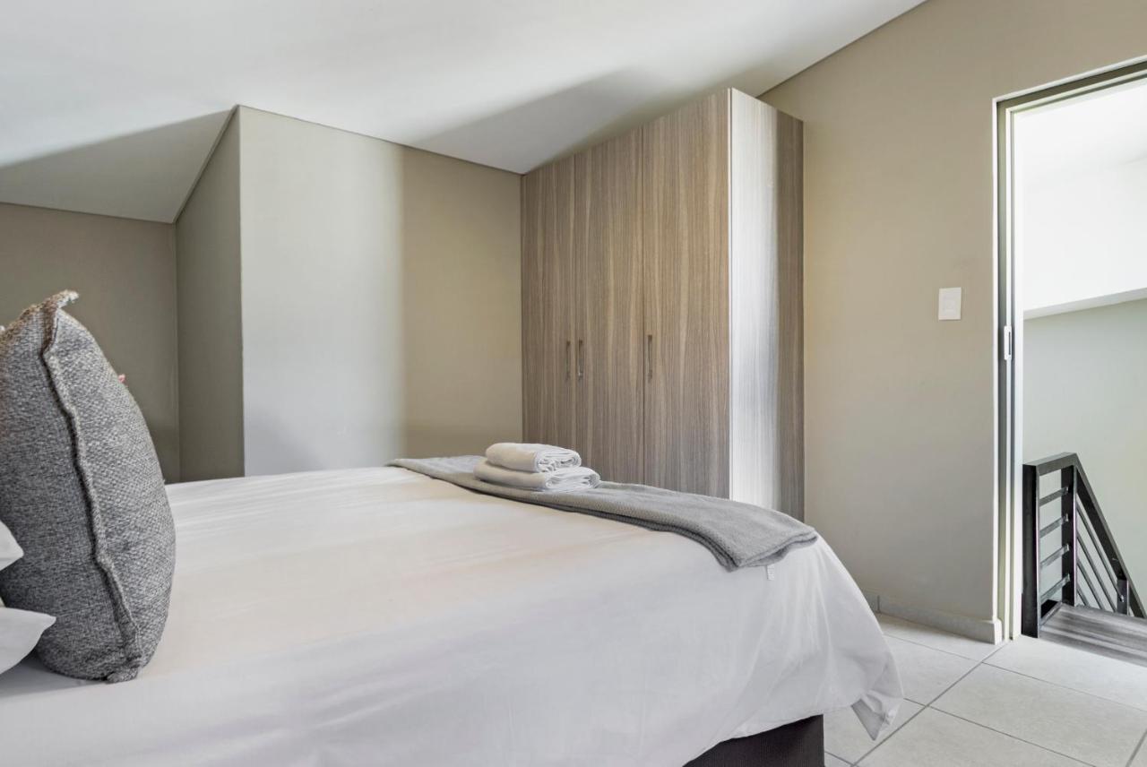 Urban Oasis Apartments At The Bolton ヨハネスブルグ エクステリア 写真