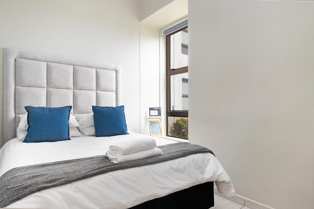 Urban Oasis Apartments At The Bolton ヨハネスブルグ エクステリア 写真