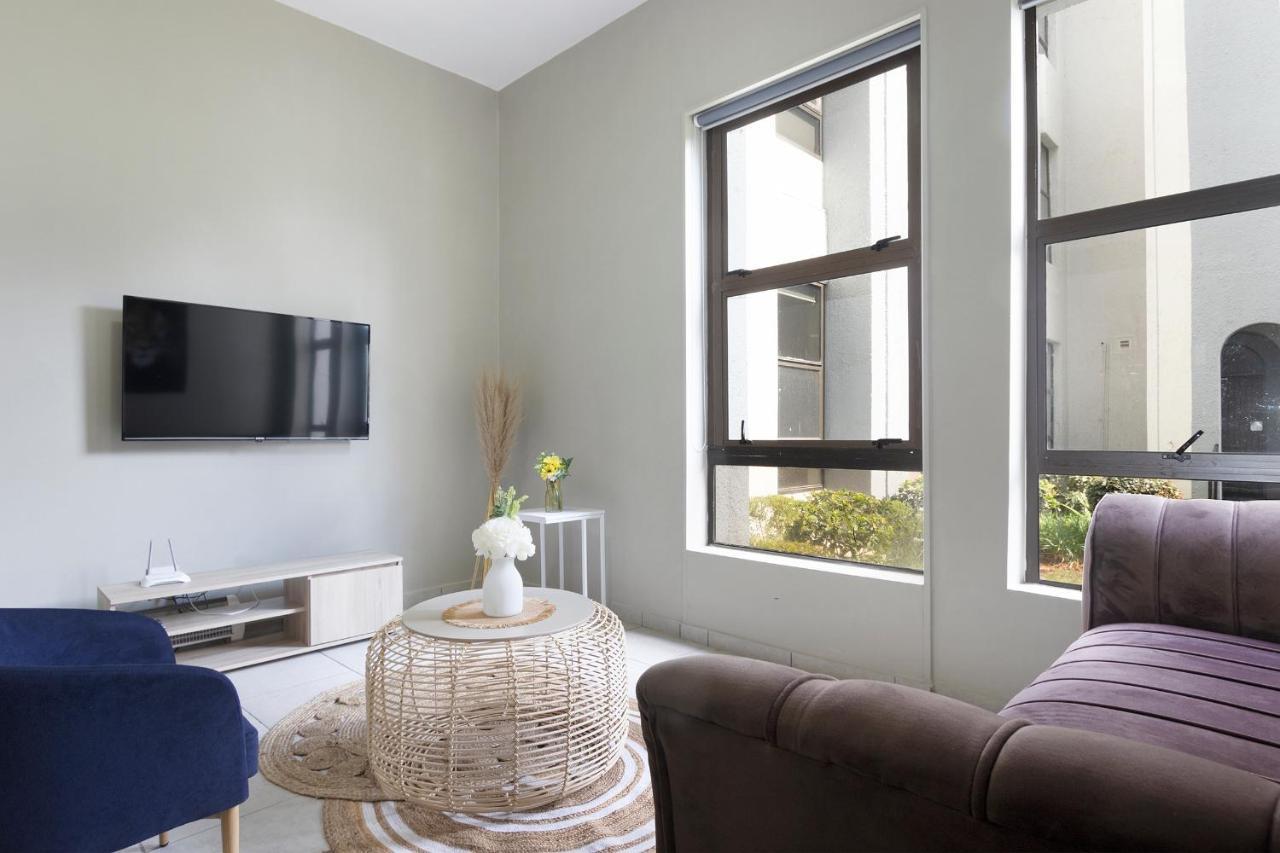 Urban Oasis Apartments At The Bolton ヨハネスブルグ エクステリア 写真