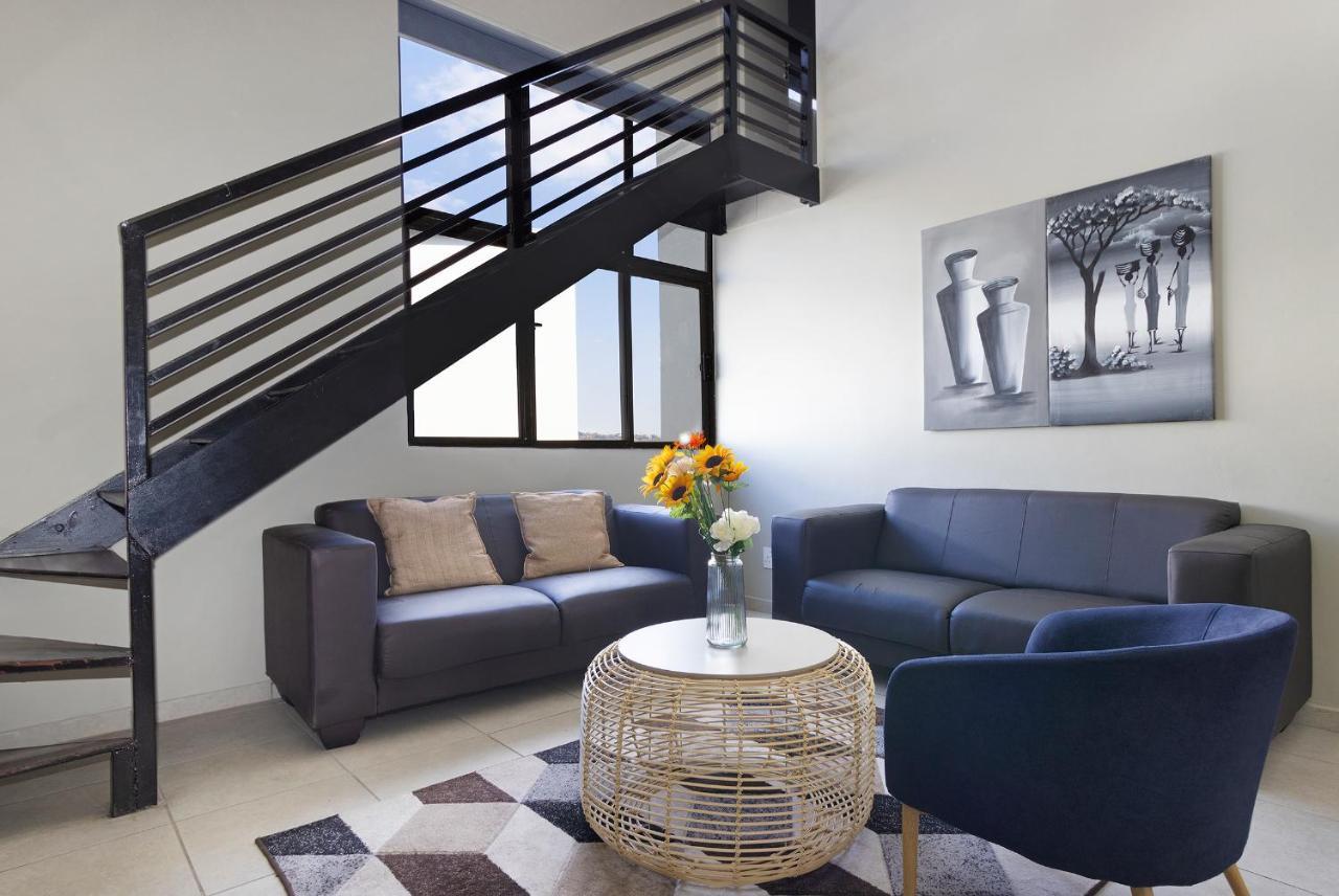 Urban Oasis Apartments At The Bolton ヨハネスブルグ エクステリア 写真