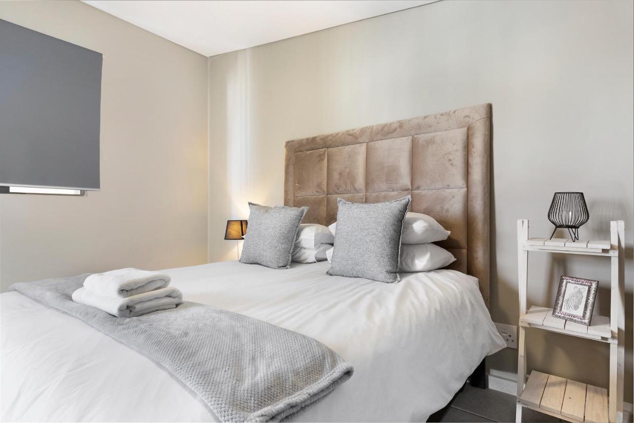 Urban Oasis Apartments At The Bolton ヨハネスブルグ エクステリア 写真