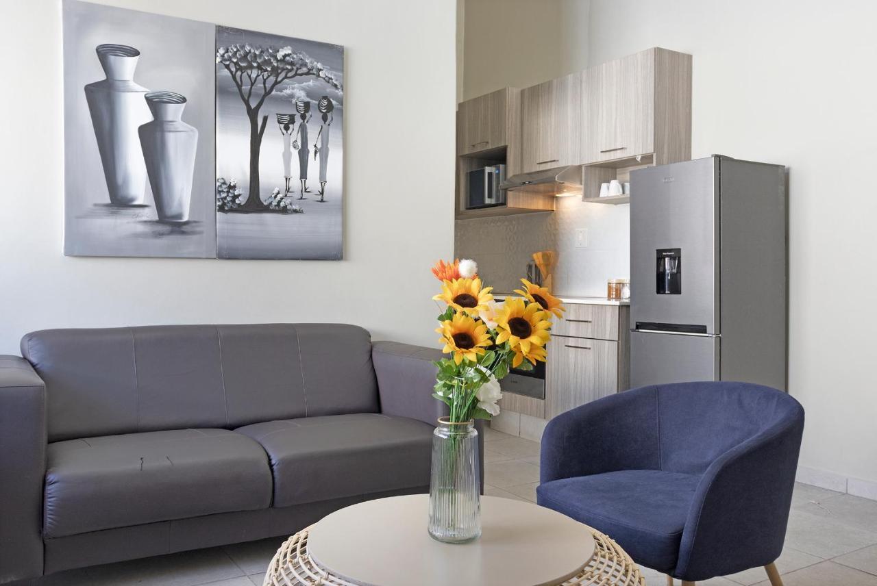 Urban Oasis Apartments At The Bolton ヨハネスブルグ エクステリア 写真