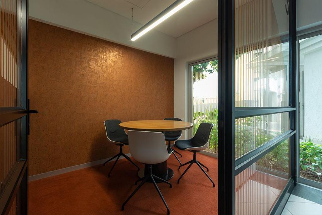 Urban Oasis Apartments At The Bolton ヨハネスブルグ エクステリア 写真