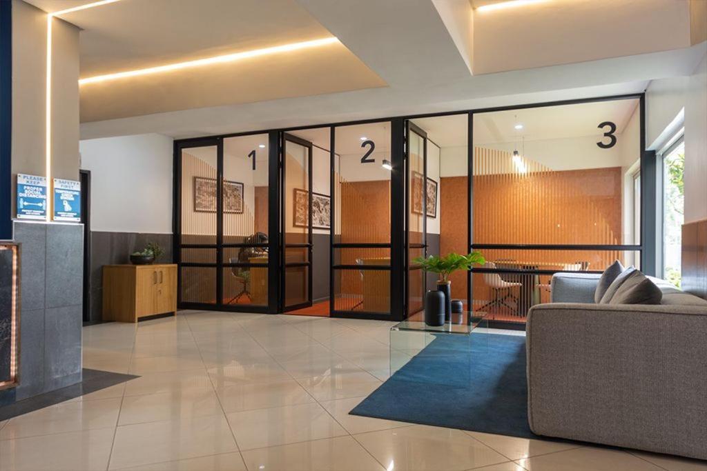 Urban Oasis Apartments At The Bolton ヨハネスブルグ エクステリア 写真